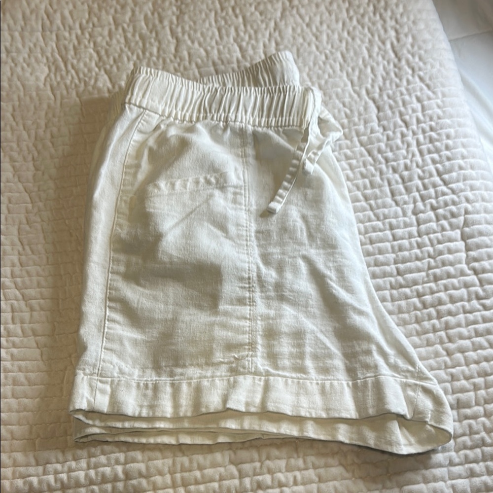 Old navy linen blend Cream Shorts